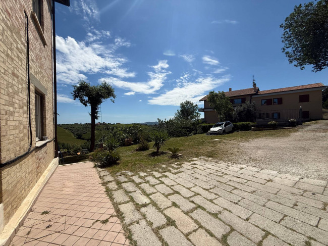 Casa singola/ Villa in vendita a Controguerra
