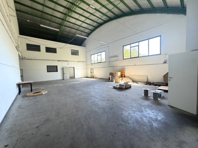 Opificio in vendita a Acquaviva Picena