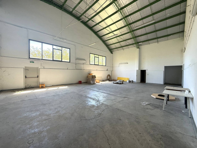 Opificio in vendita a Acquaviva Picena