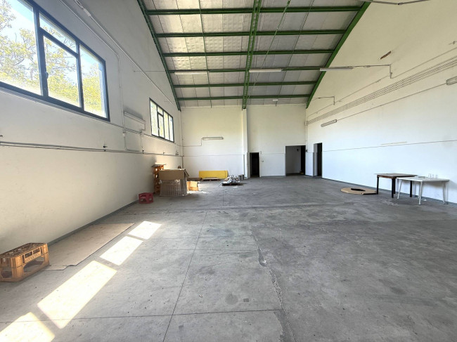 Opificio in vendita a Acquaviva Picena