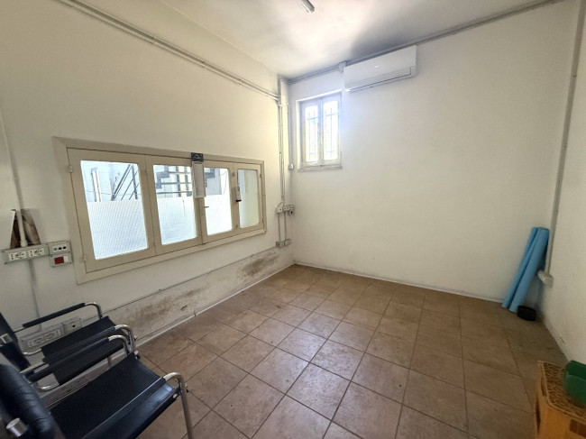 Opificio in vendita a Acquaviva Picena