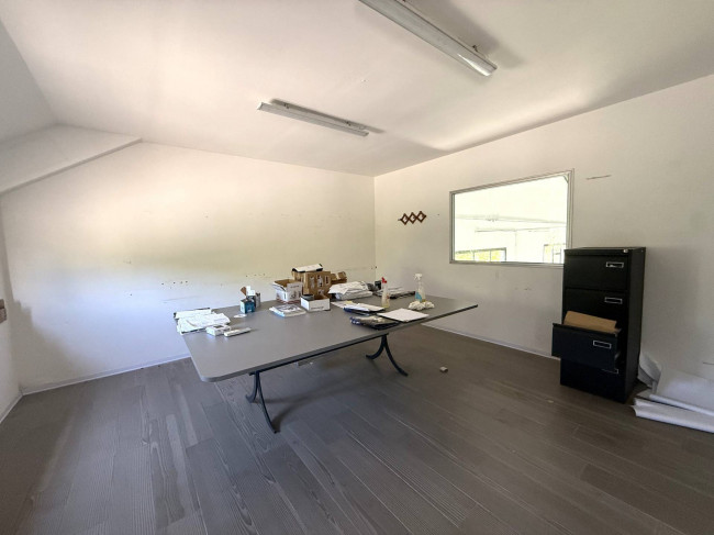 Opificio in vendita a Acquaviva Picena