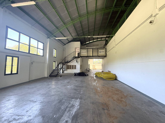 Opificio in vendita a Acquaviva Picena