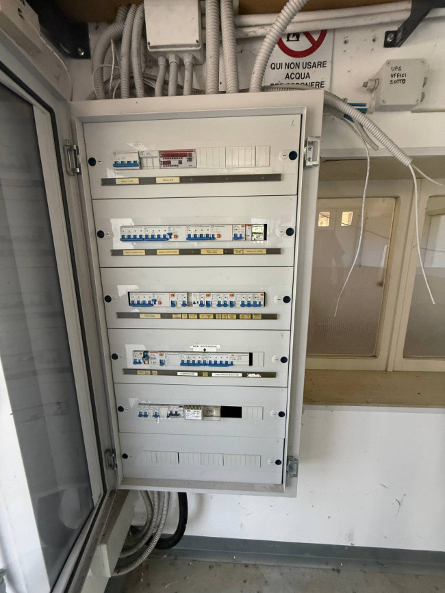 Opificio in vendita a Acquaviva Picena
