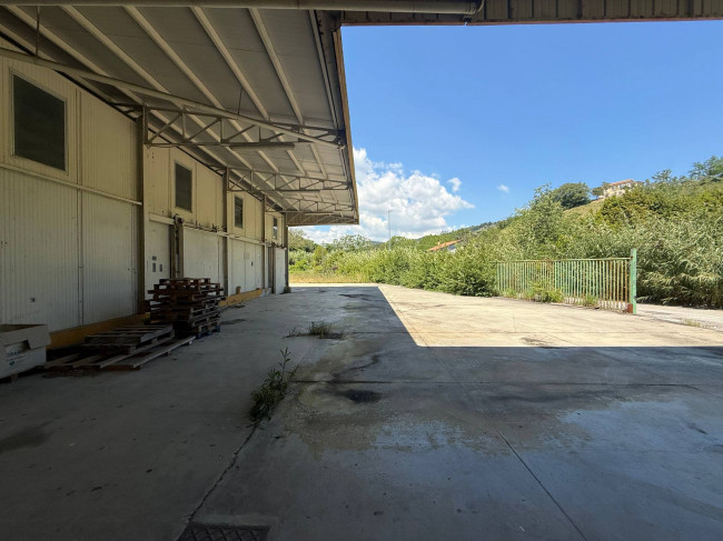 Opificio in vendita a Acquaviva Picena