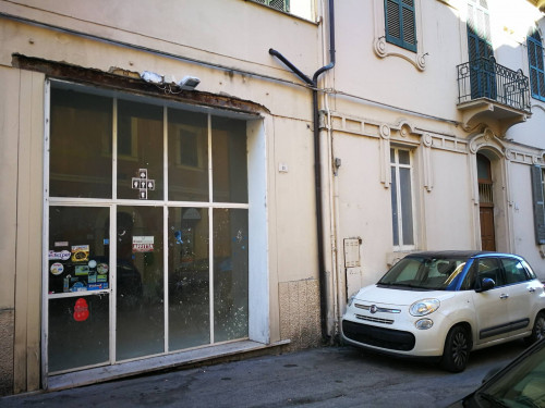 Locale Commerciale in Vendita a Teramo