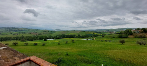 Casa indipendente in vendita a Bellante (TE)