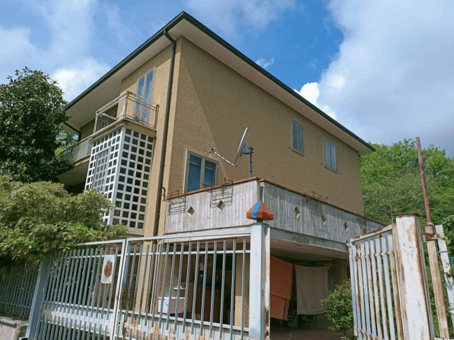 Villa in Vendita a Teramo