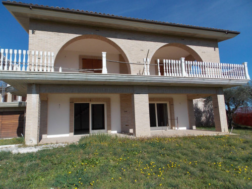 Villa in vendita a Colli Del Tronto (AP)