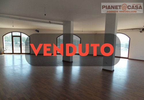 Locale Commerciale / Artigianale in affitto a Monsampolo del Tronto