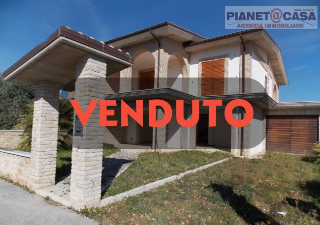 Villa in vendita a Colli del Tronto