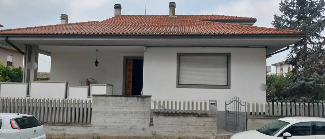 Casa indipendente in vendita a Colli del Tronto