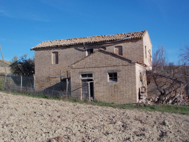 Casa indipendente in vendita a Appignano Del Tronto (AP)