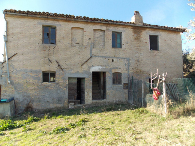 Casa indipendente in vendita a Appignano Del Tronto (AP)