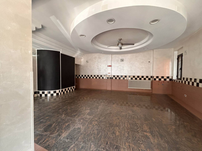 Locale Commerciale / Artigianale in vendita a Spinetoli