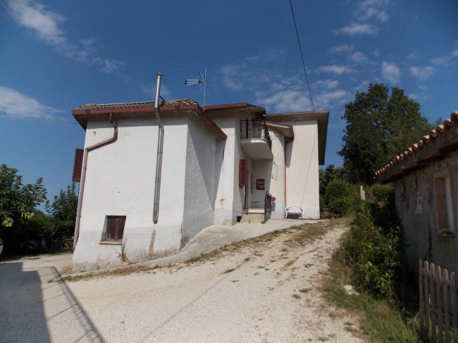 Casa indipendente in vendita a Folignano (AP)