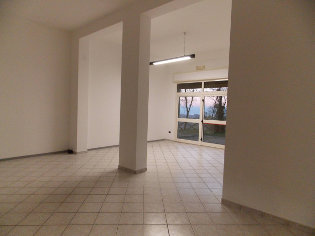 Locale Commerciale / Artigianale in vendita a Castorano