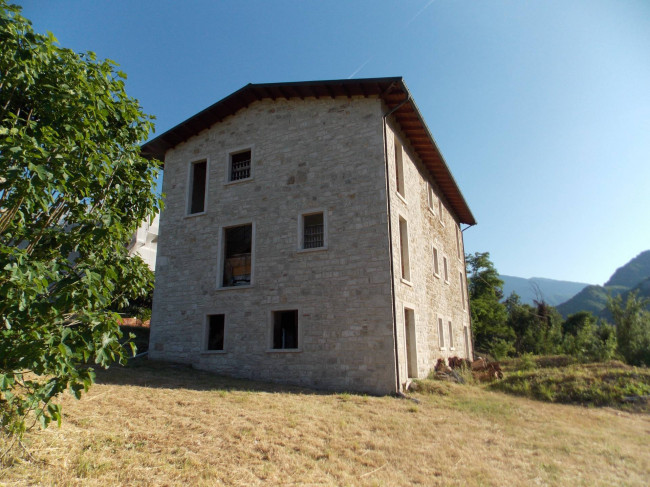 Casa indipendente in vendita a Acquasanta Terme