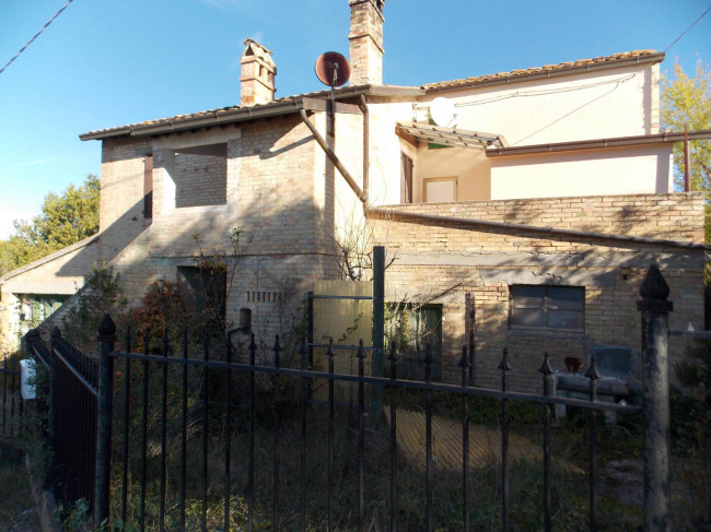 Casa indipendente in vendita a Colli del Tronto