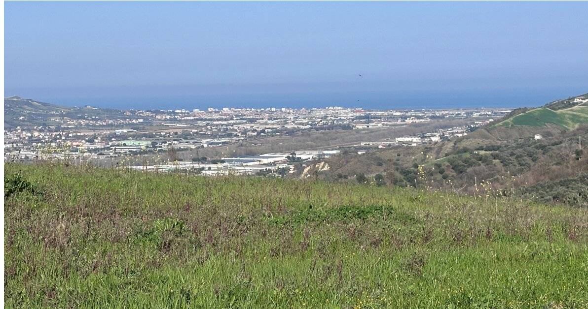 CASA COLONICA in vendita a Controguerra