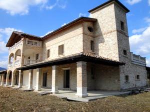 CASA COLONICA in vendita a Folignano
