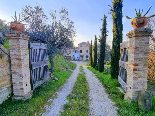 Farm House for sale in Controguerra