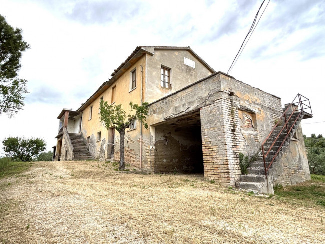 CASA COLONICA in vendita a Monsampolo del Tronto
