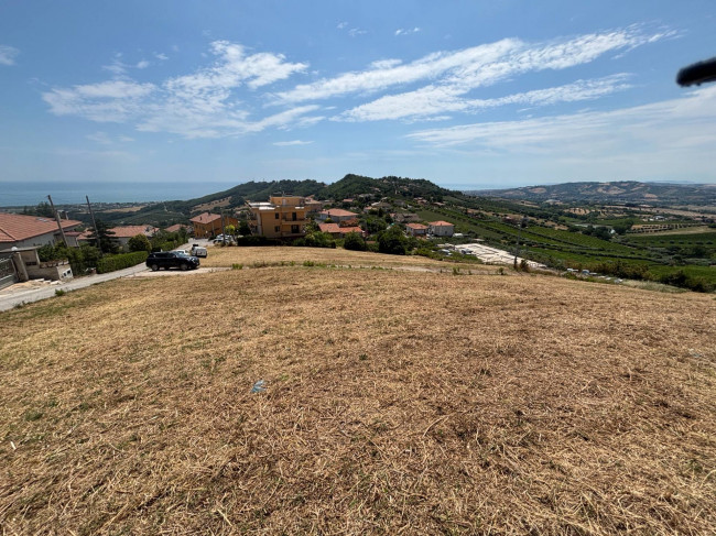 TERRENO EDIFICABILE in vendita a Colonnella