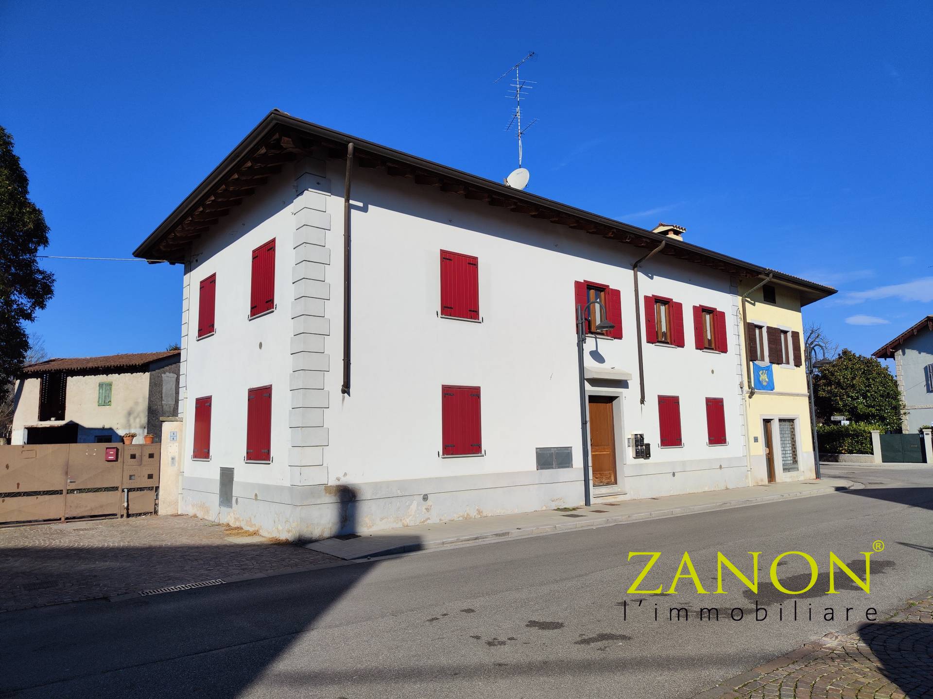Appartamento in vendita a Capriva Del Friuli (GO)
