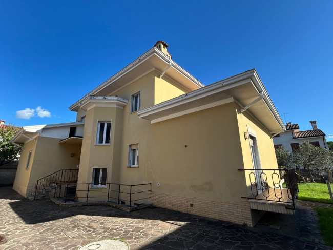 Villa in vendita a Lucinico, Gorizia (GO)