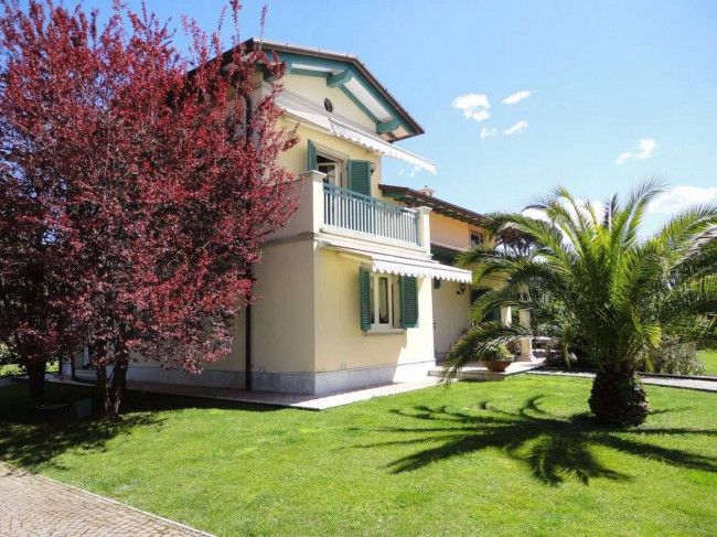 Villa in affitto stagionale a Forte dei Marmi