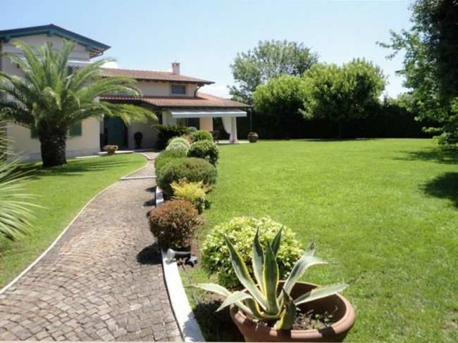 Villa in affitto stagionale a Forte dei Marmi