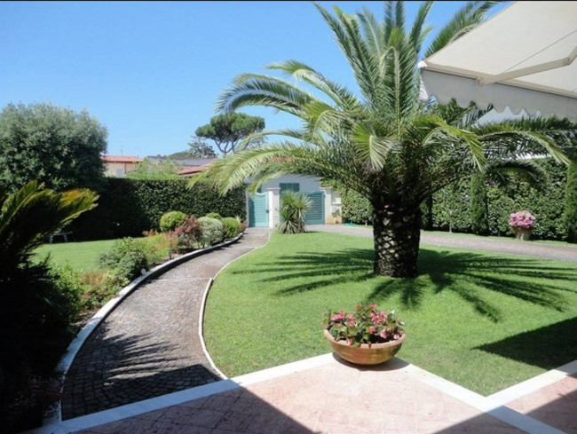 Villa in affitto stagionale a Forte dei Marmi