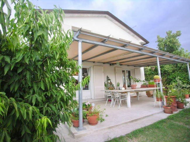 Villa Bifamiliare in vendita a Pietrasanta