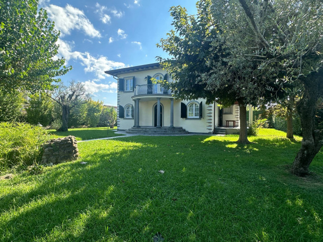 Villa in affitto a Forte Dei Marmi (LU)