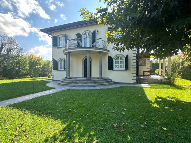 Villa in affitto a Forte Dei Marmi (LU)