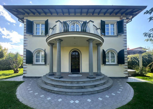 Villa in affitto a Forte Dei Marmi (LU)