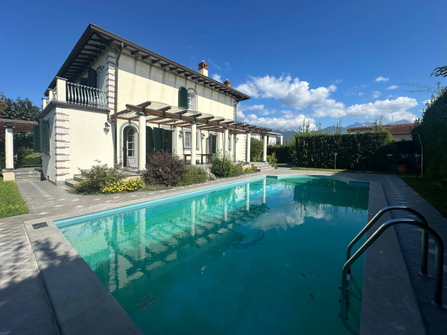 Villa in affitto a Forte Dei Marmi (LU)