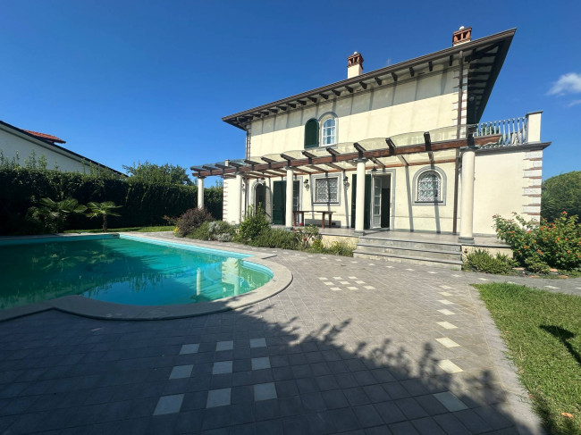 Villa in affitto a Forte Dei Marmi (LU)