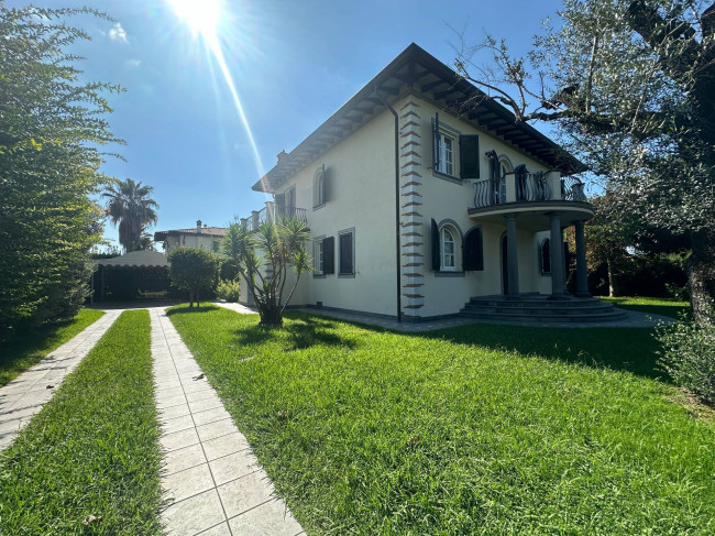 Villa in affitto a Forte Dei Marmi (LU)