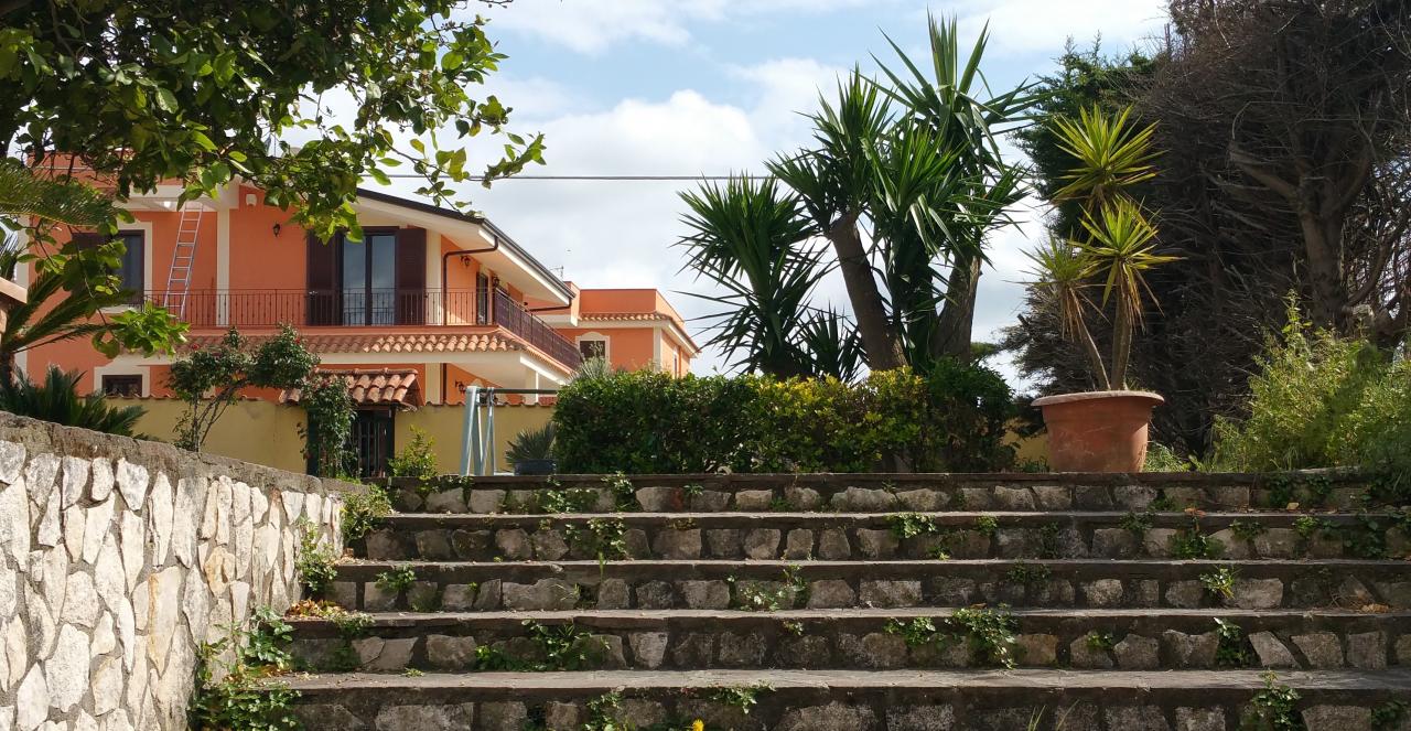 Villa GIUGLIANO IN CAMPANIA vendita    ITI Napoli-Qualiano