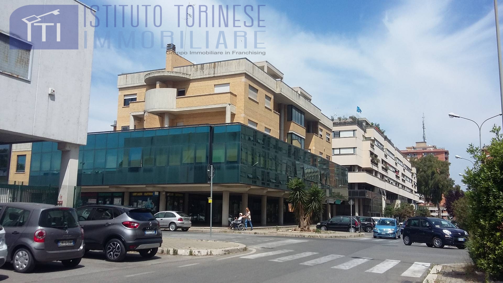 Negozio - Loc.Com. LATINA affitto  Semicentrale  ITI Latina