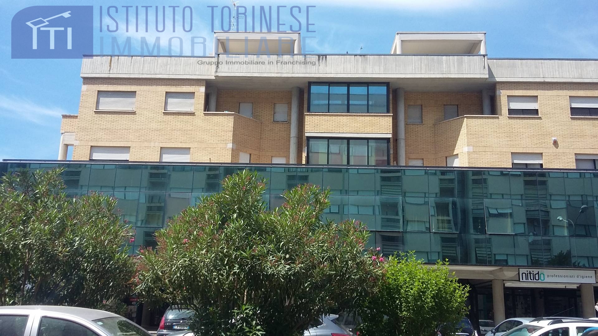 Negozio - Loc.Com. LATINA affitto  Semicentrale  ITI Latina