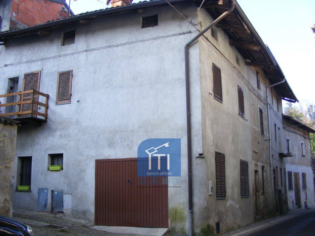 Villa Unifamiliare - Indipendente AZEGLIO vendita    ITI Torino-Ivrea