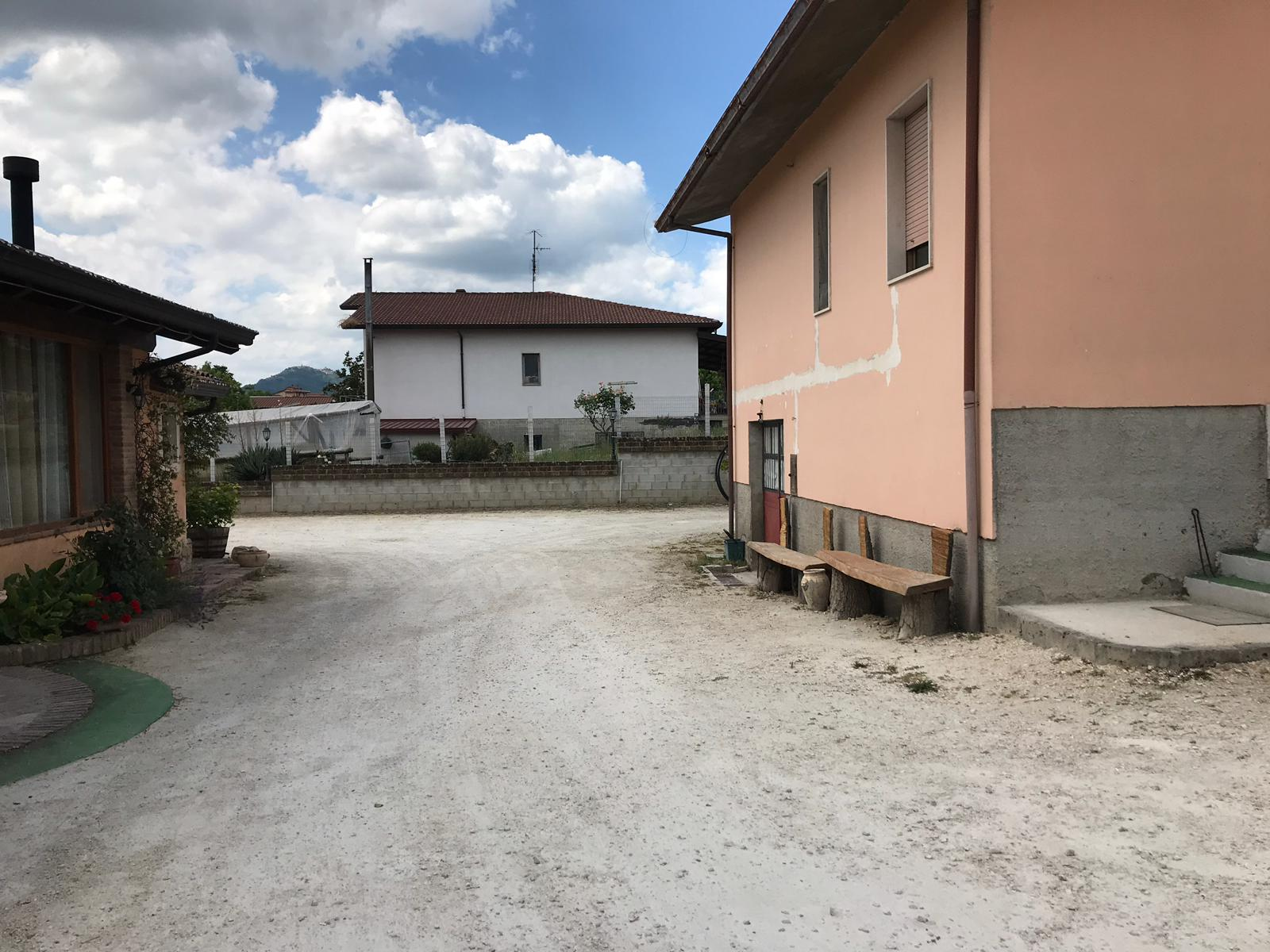 Villa Unifamiliare - Indipendente SAN GIORGIO DEL SANNIO vendita    Iadanza servizi immobiliari RE