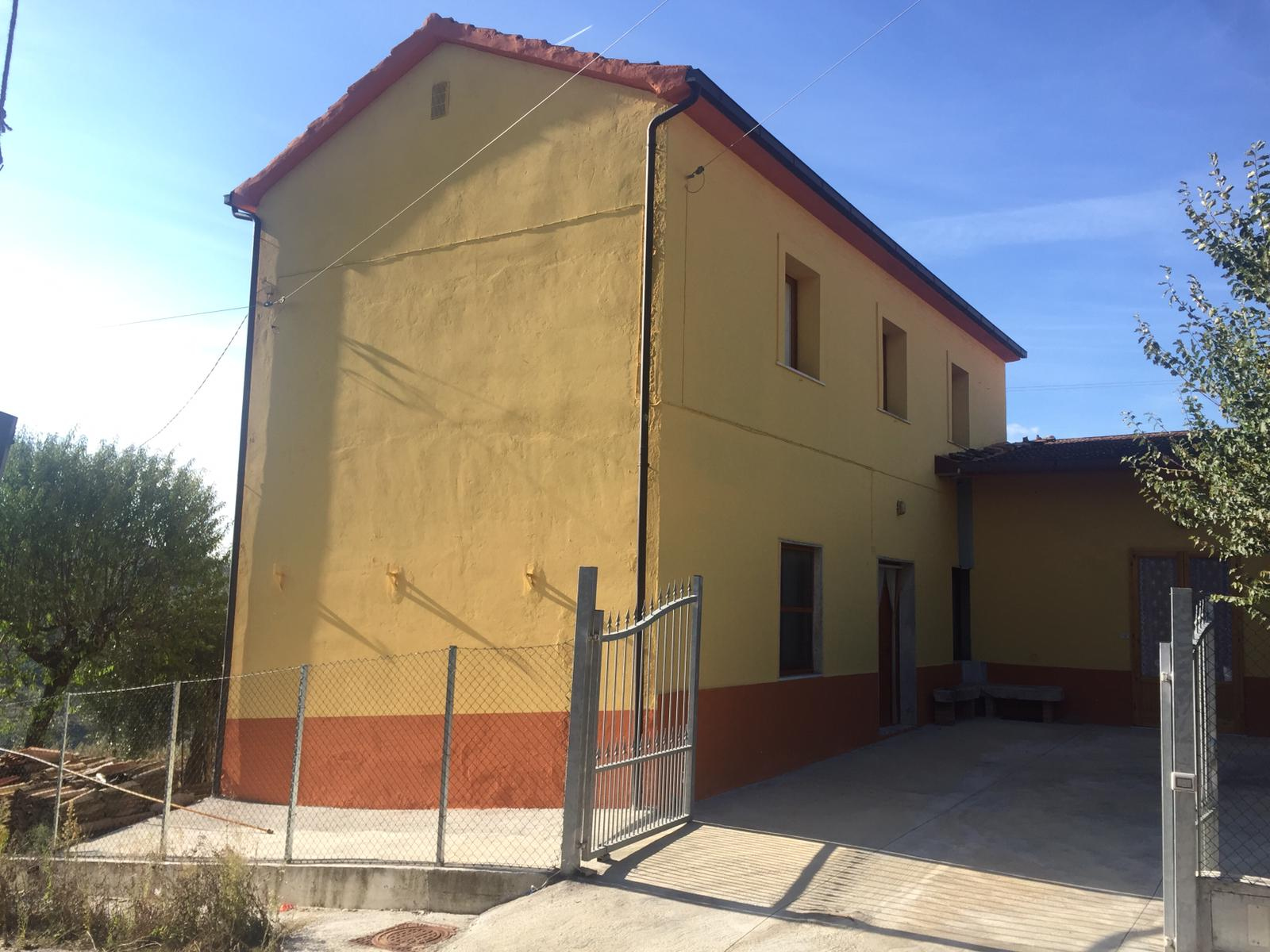 Villa Unifamiliare - Indipendente CASALDUNI vendita    Iadanza servizi immobiliari RE
