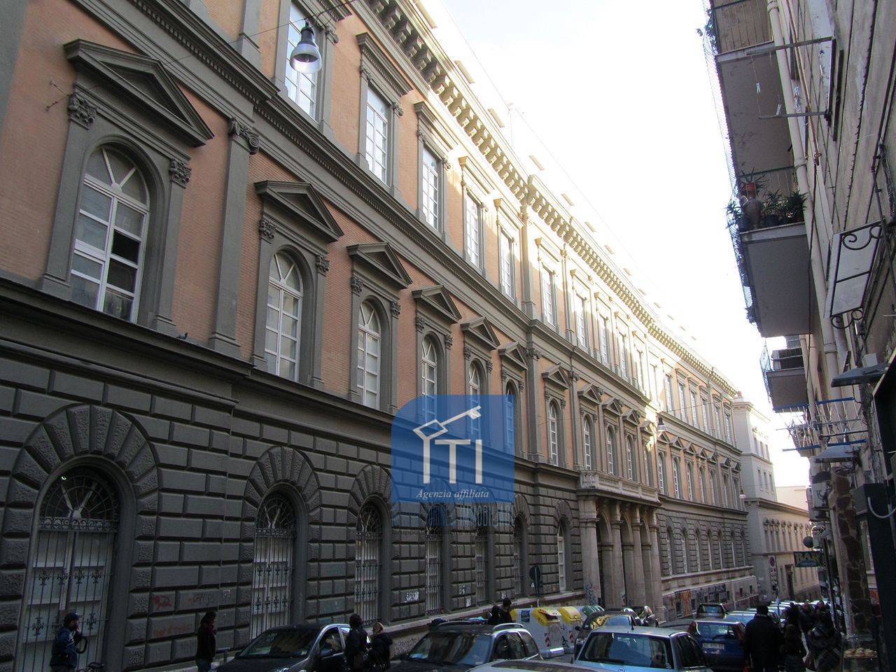 Ufficio - Loc.Com. NAPOLI vendita  Mercato / Pendino  ITI NAPOLI CENTRO