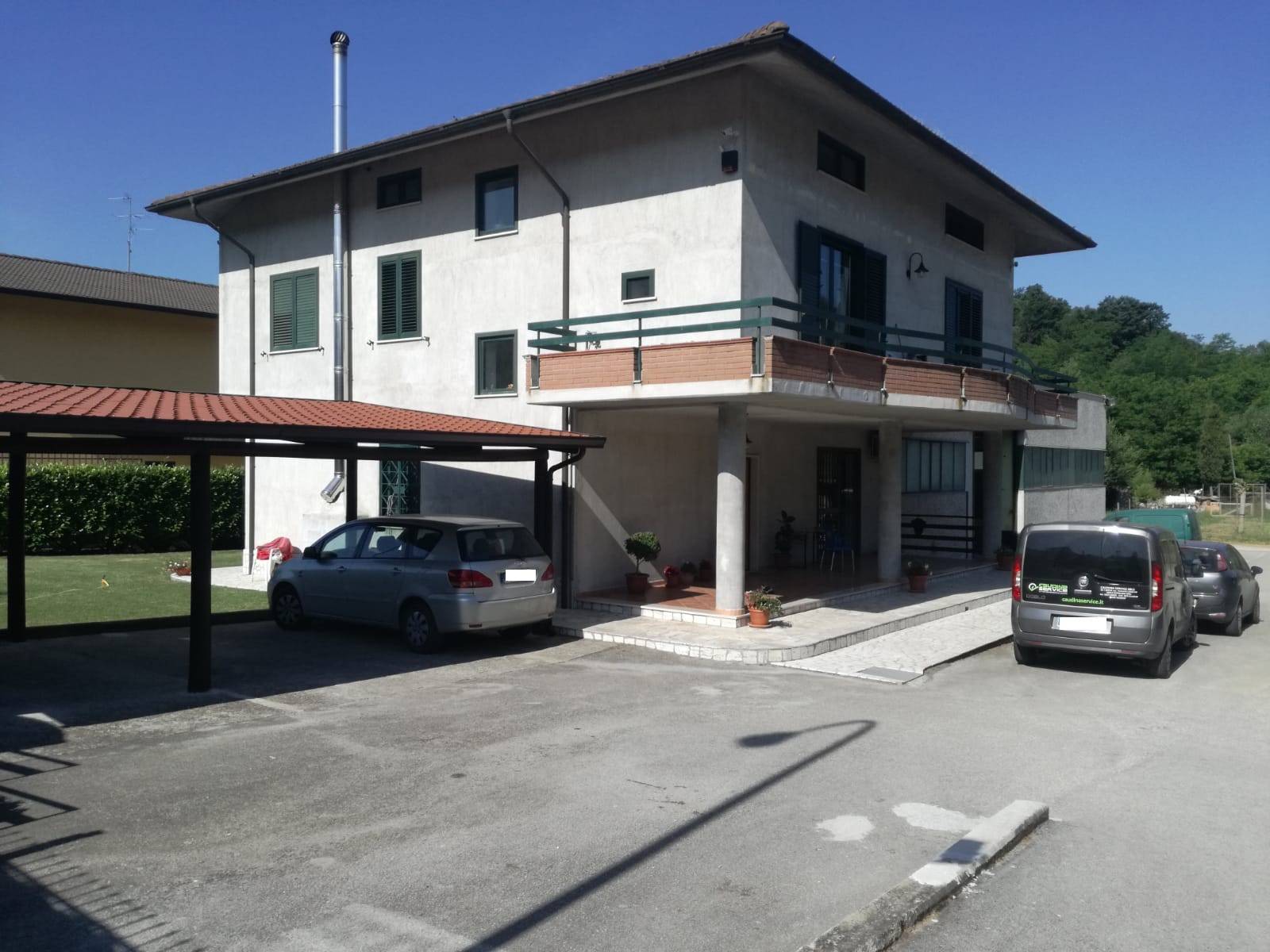 Capannone Commerciale BENEVENTO vendita  CONTRADE  Iadanza servizi immobiliari RE