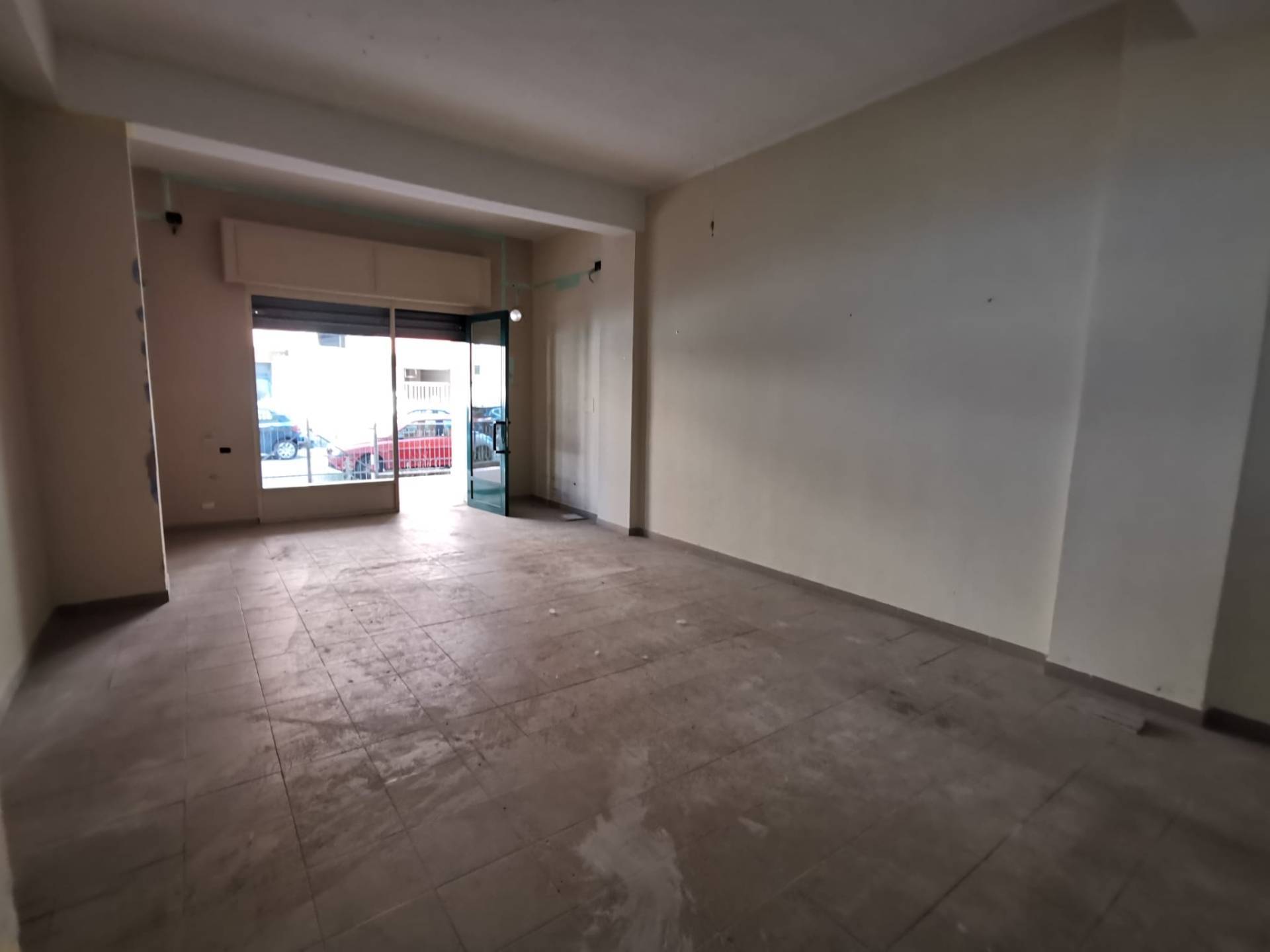 Negozio - Loc.Com. BENEVENTO affitto  Mellusi/Atlantici  Iadanza servizi immobiliari RE