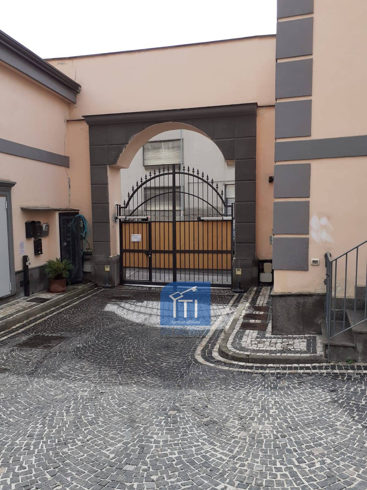 Ufficio - Loc.Com. POZZUOLI affitto    ITI Pozzuoli